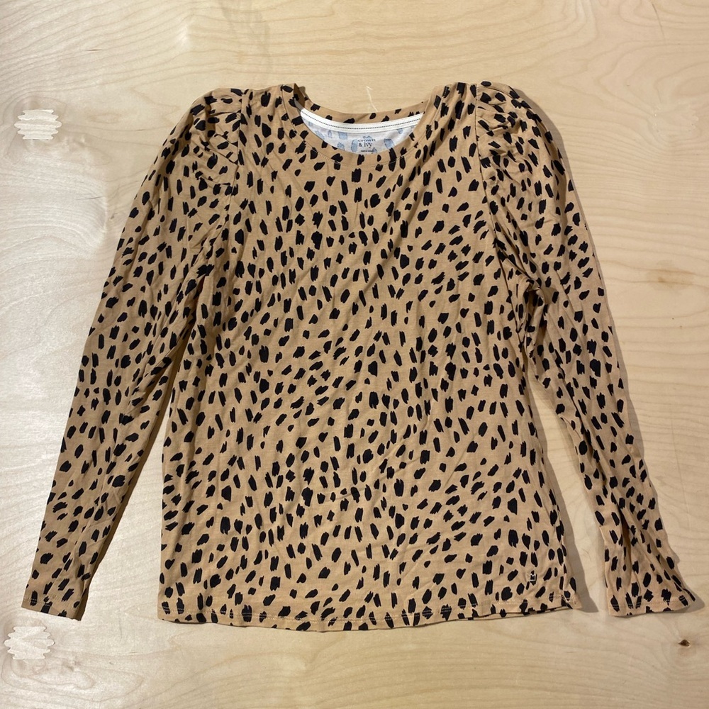 crown & ivy Black Leopard Print Long Sleeve Top in Camel Large (QW)